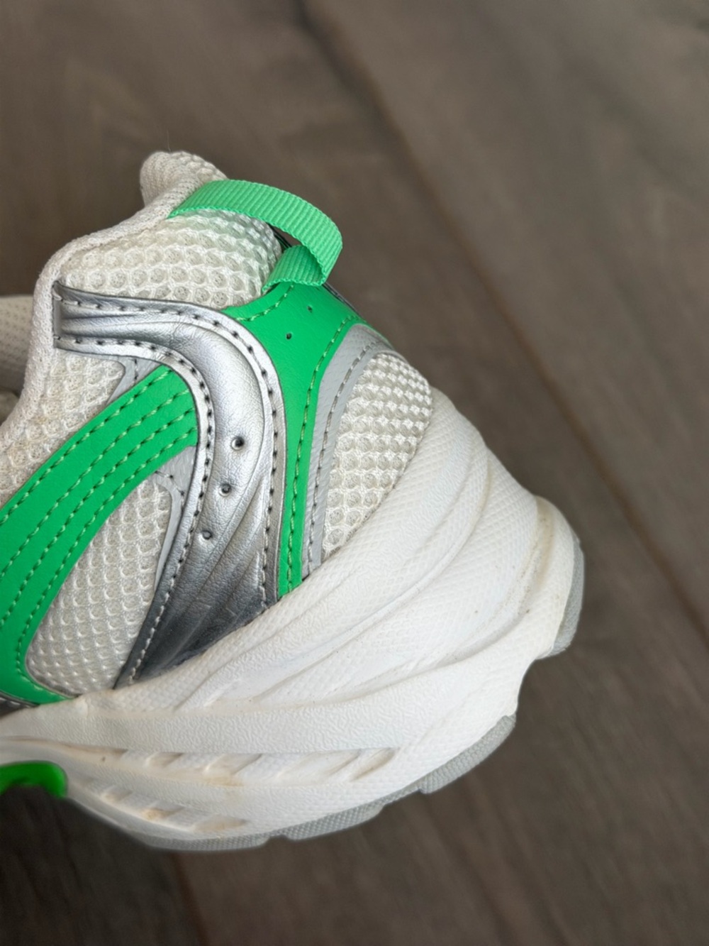 New Balance 530 White, Silver & Green Kids' Athletic Sneakers - Picture 5 of 7